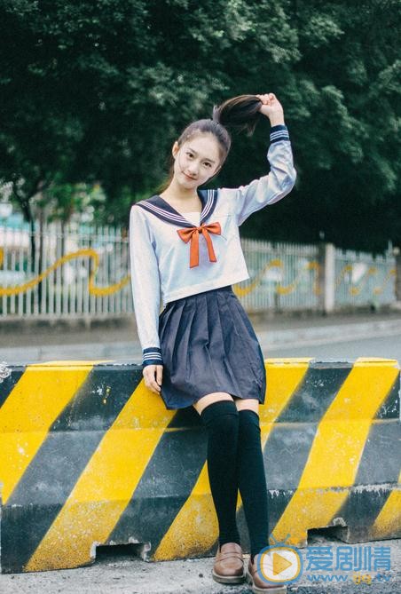 谭盐盐制服写真 谭盐盐高清写真_谭盐盐高清剧照