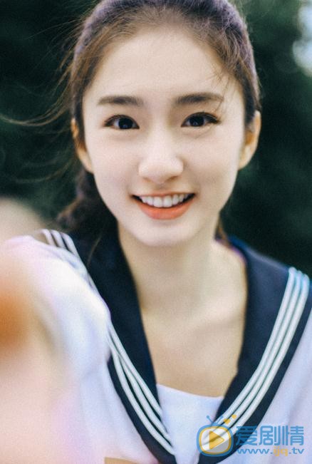 谭盐盐制服写真 谭盐盐高清写真_谭盐盐高清剧照