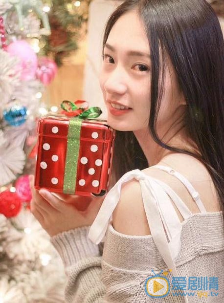 谭盐盐圣诞写真 谭盐盐高清写真_谭盐盐高清剧照