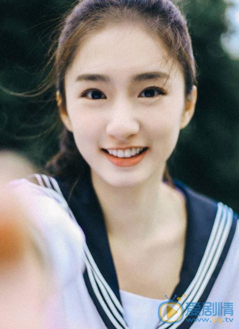 谭盐盐制服写真 谭盐盐高清写真_谭盐盐高清剧照