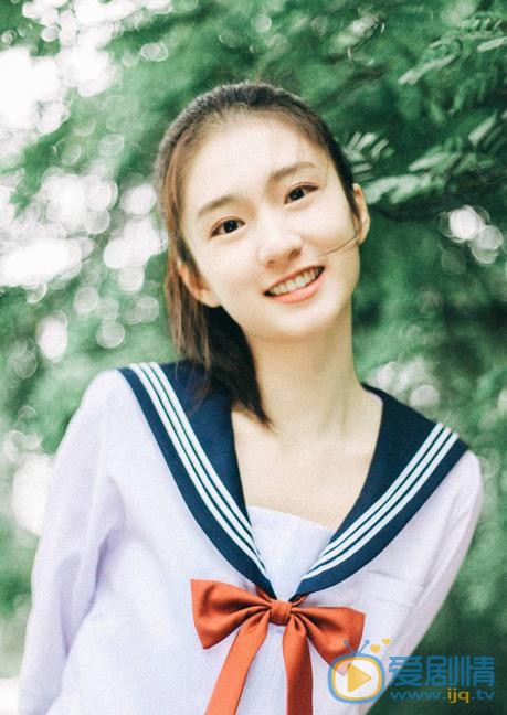 谭盐盐制服写真 谭盐盐高清写真_谭盐盐高清剧照