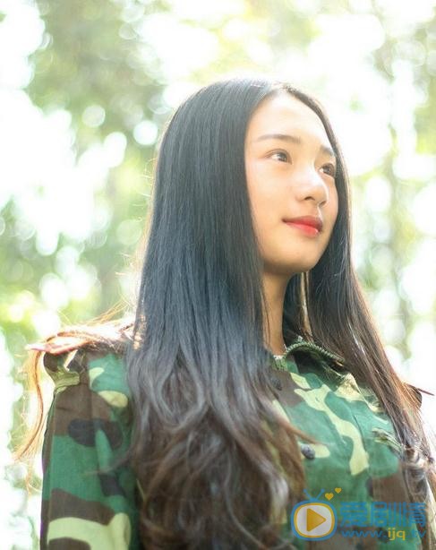 谭盐盐军训照 谭盐盐高清写真_谭盐盐高清剧照