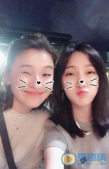 孟佳与人合照 孟佳高清写真_孟佳高清剧照
