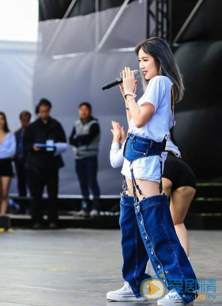 孟佳舞台照 孟佳高清写真_孟佳高清剧照