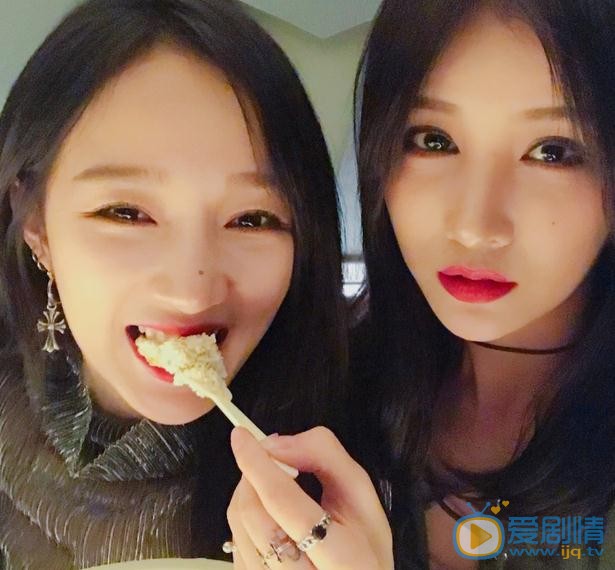 孟佳与人合照 孟佳高清写真_孟佳高清剧照