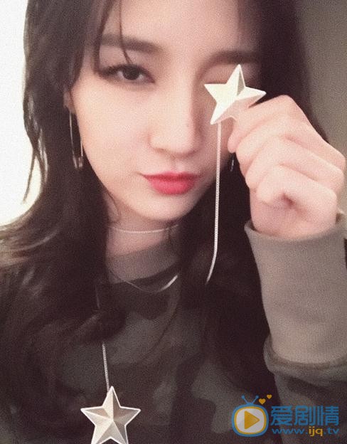 孟佳生活照 孟佳高清写真_孟佳高清剧照