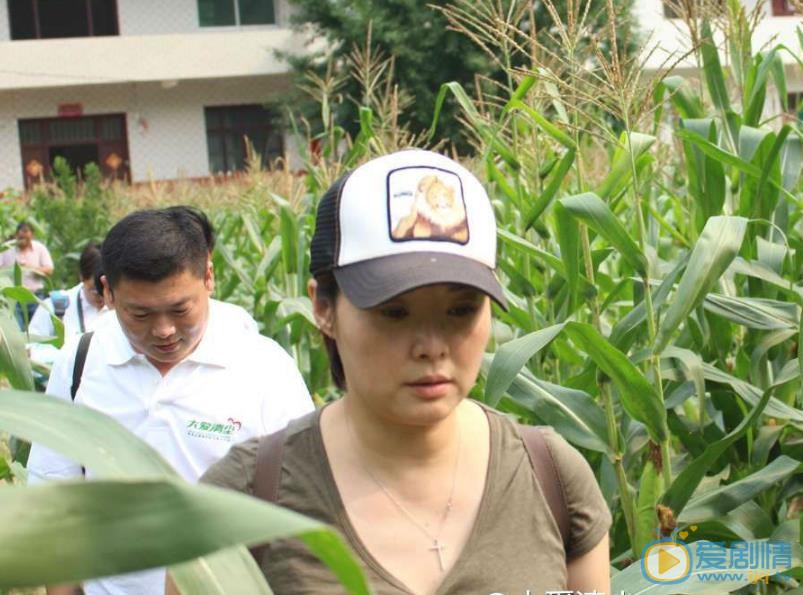 袁立公益慈善活动 袁立高清写真_袁立高清剧照
