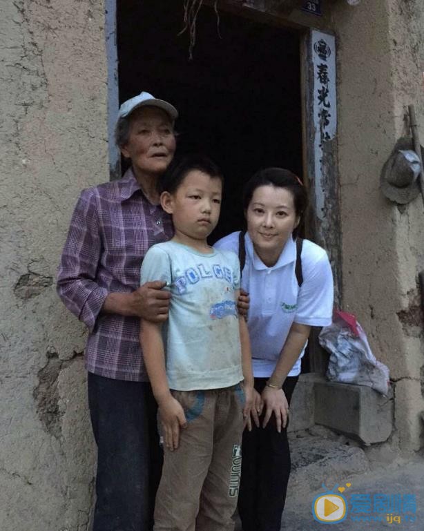 袁立公益慈善活动 袁立高清写真_袁立高清剧照