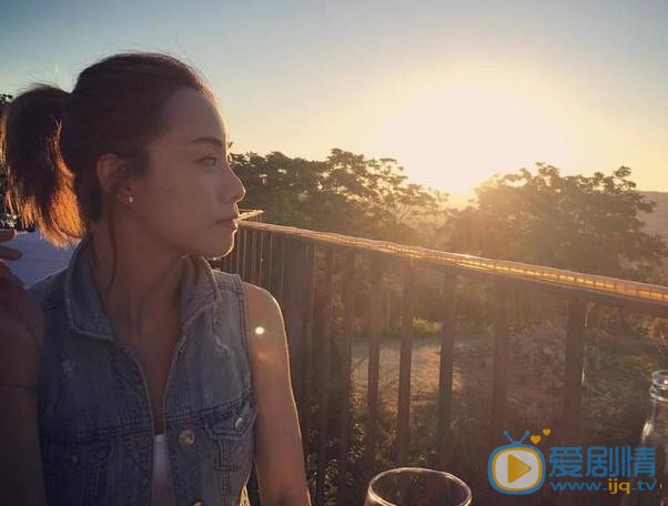 邓丽欣生活照 邓丽欣高清写真_邓丽欣高清剧照
