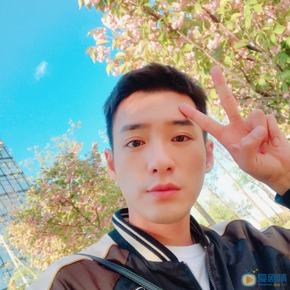 黄世超微博配图写真 黄世超高清写真_黄世超高清剧照