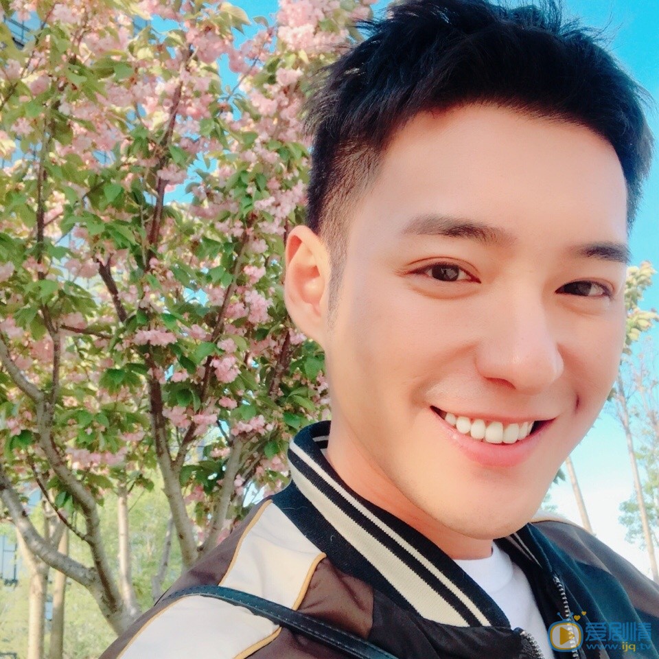 黄世超微博配图写真 黄世超高清写真_黄世超高清剧照