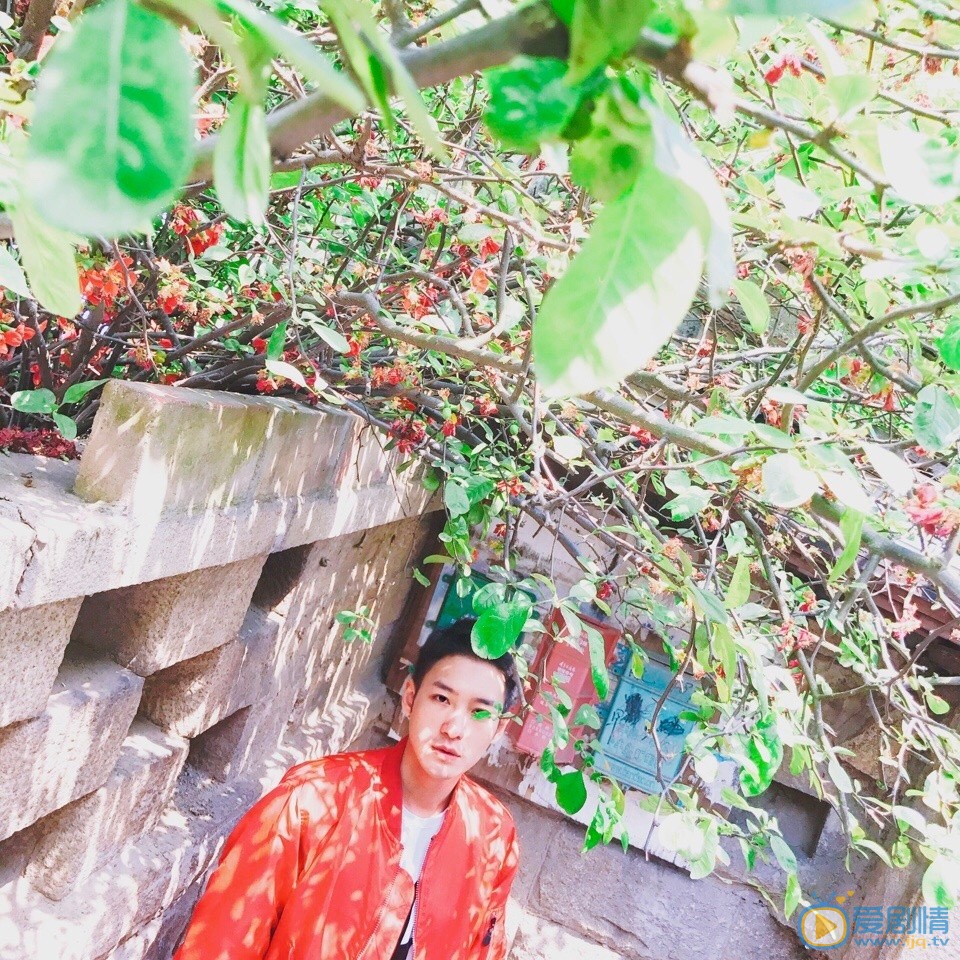 黄世超街拍写真 黄世超高清写真_黄世超高清剧照