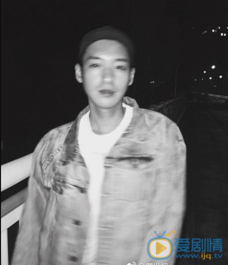 黄世超街拍写真 黄世超高清写真_黄世超高清剧照