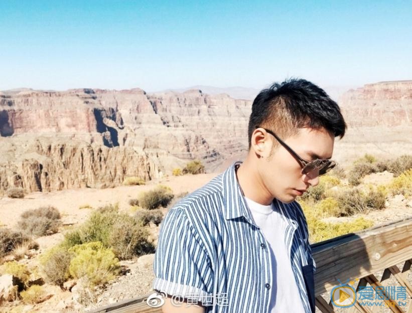 黄世超街拍写真 黄世超高清写真_黄世超高清剧照