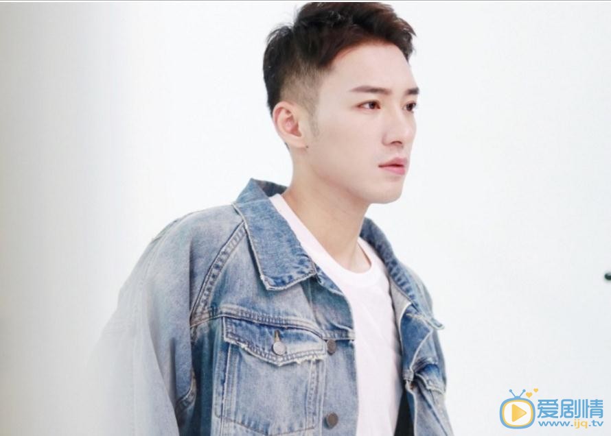 黄世超微博配图写真 黄世超高清写真_黄世超高清剧照