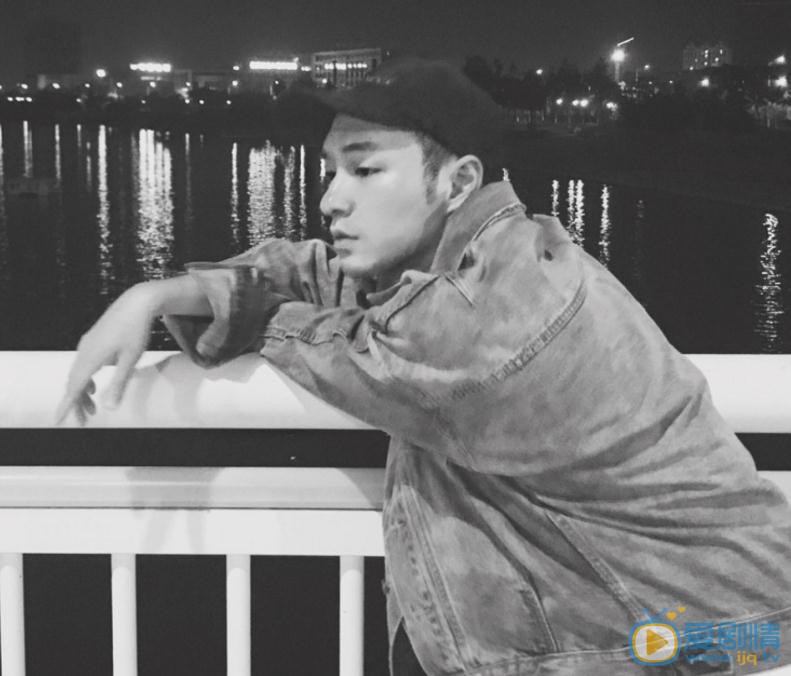 黄世超街拍写真 黄世超高清写真_黄世超高清剧照