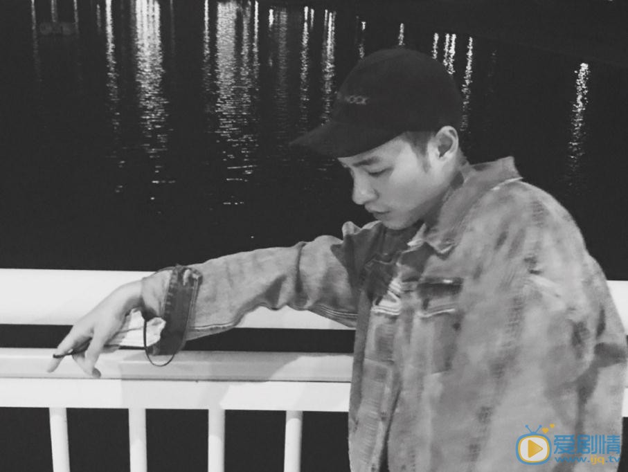 黄世超街拍写真 黄世超高清写真_黄世超高清剧照