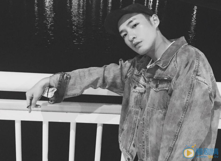 黄世超街拍写真 黄世超高清写真_黄世超高清剧照