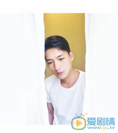 黄世超白衣少年写真 黄世超高清写真_黄世超高清剧照