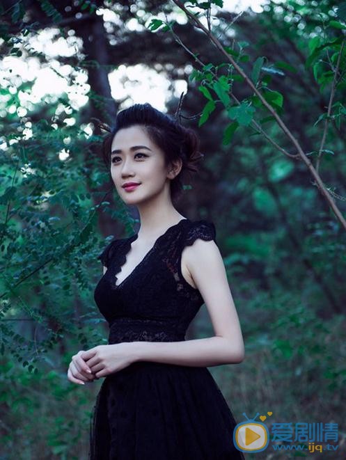 司珂华森林写真 司珂华高清写真_司珂华高清剧照