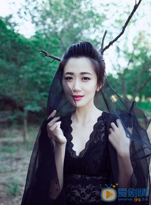 司珂华森林写真 司珂华高清写真_司珂华高清剧照