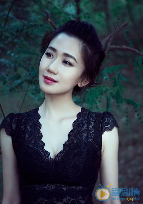 司珂华森林写真 司珂华高清写真_司珂华高清剧照