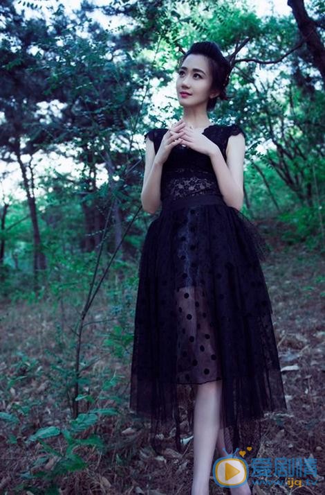 司珂华森林写真 司珂华高清写真_司珂华高清剧照