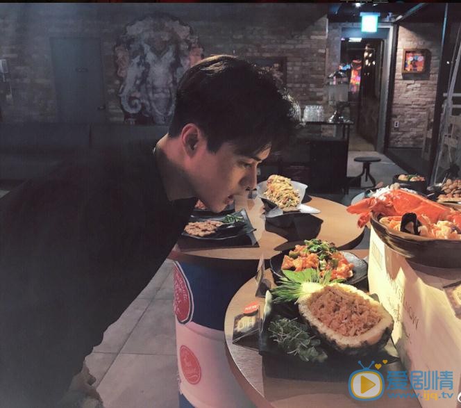 王艺霖街拍写真 王艺霖高清写真_王艺霖高清剧照