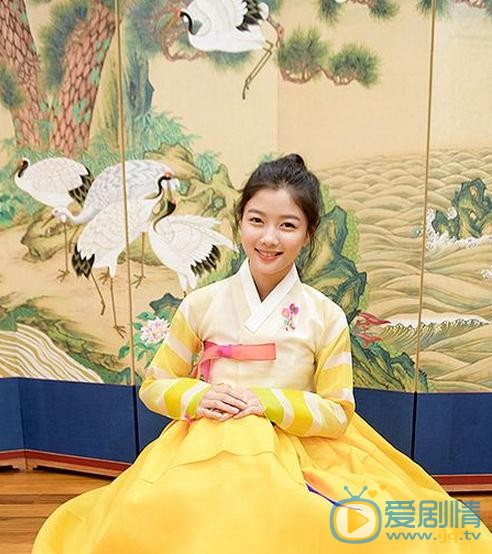 金裕贞韩服写真 金裕贞高清写真_金裕贞高清剧照