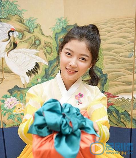 金裕贞韩服写真 金裕贞高清写真_金裕贞高清剧照