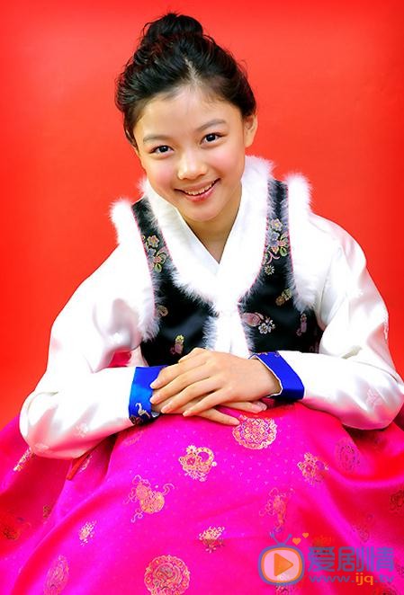 金裕贞韩服写真 金裕贞高清写真_金裕贞高清剧照