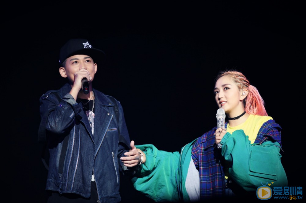 苏醒和何洁合照写真 苏醒高清写真_苏醒高清剧照