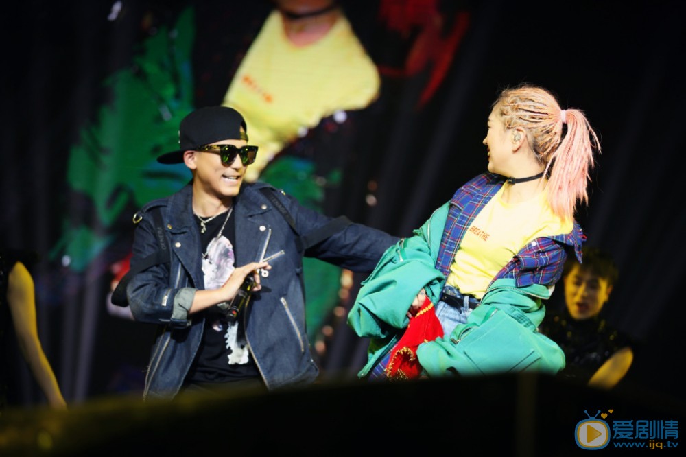 苏醒和何洁合照写真 苏醒高清写真_苏醒高清剧照