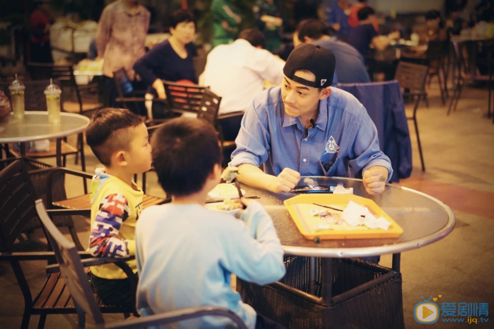 苏醒参加活动写真 苏醒高清写真_苏醒高清剧照