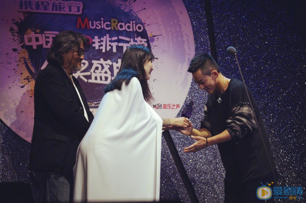 苏醒广告写真 苏醒高清写真_苏醒高清剧照