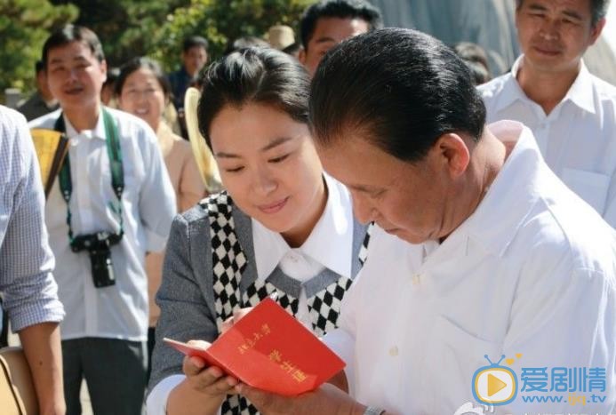沈傲君《历史转折中的邓小平》剧照 沈傲君高清写真_沈傲君高清剧照