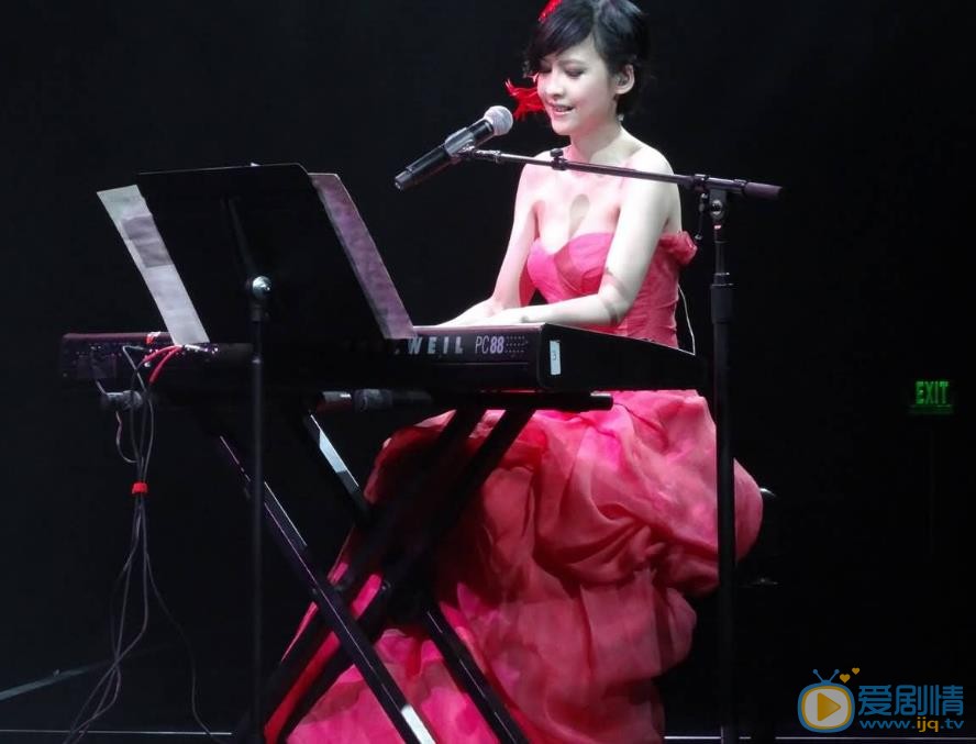 周慧敏演唱会 周慧敏高清写真_周慧敏高清剧照