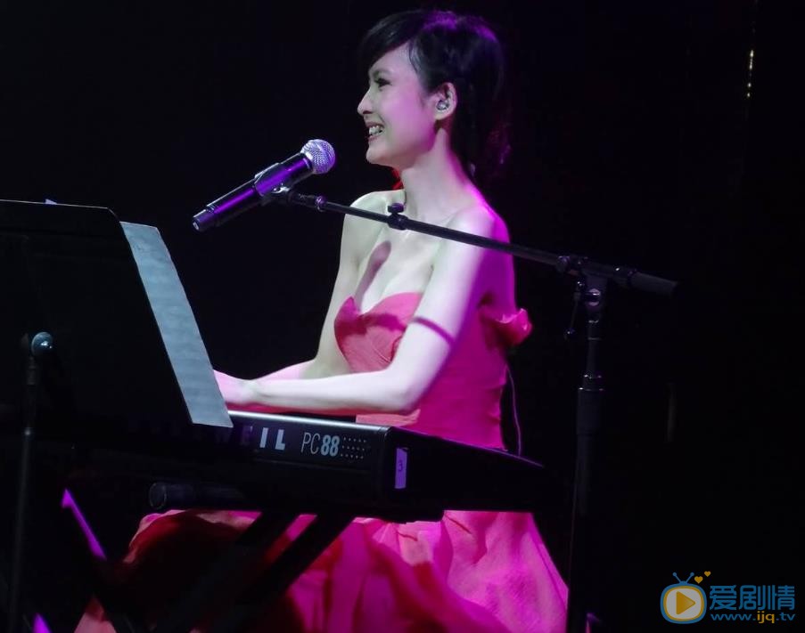 周慧敏演唱会 周慧敏高清写真_周慧敏高清剧照
