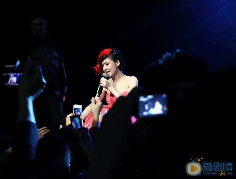 周慧敏演唱会 周慧敏高清写真_周慧敏高清剧照
