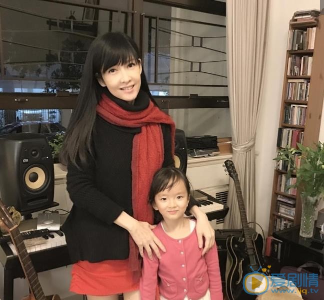 周慧敏生活照 周慧敏高清写真_周慧敏高清剧照