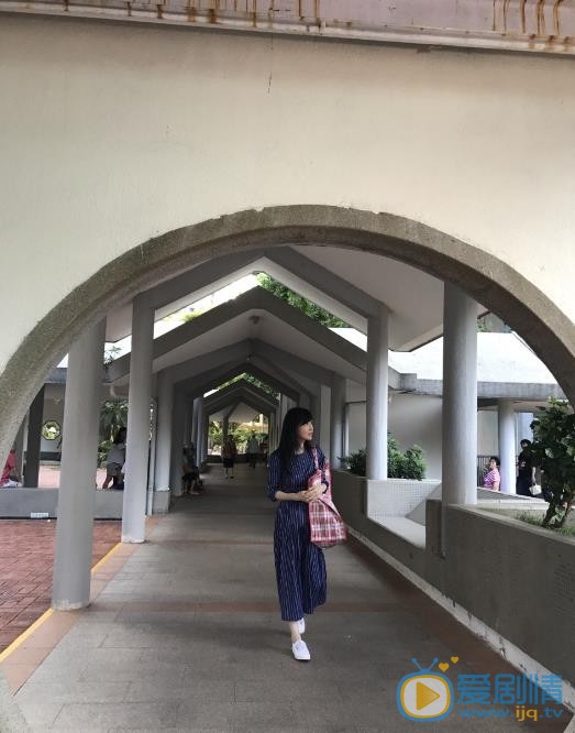 周慧敏靓丽街拍照 周慧敏高清写真_周慧敏高清剧照
