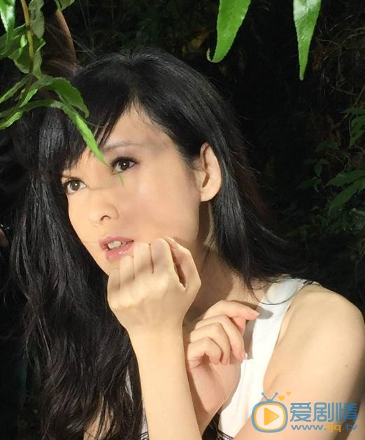 周慧敏靓丽街拍照 周慧敏高清写真_周慧敏高清剧照