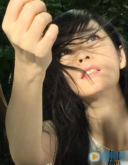 周慧敏靓丽街拍照 周慧敏高清写真_周慧敏高清剧照