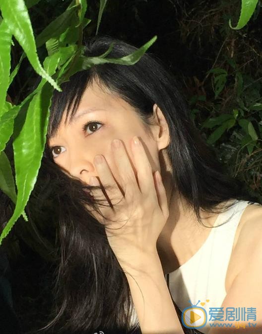 周慧敏靓丽街拍照 周慧敏高清写真_周慧敏高清剧照