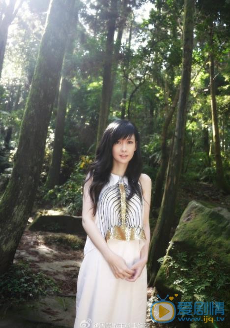 周慧敏靓丽街拍照 周慧敏高清写真_周慧敏高清剧照
