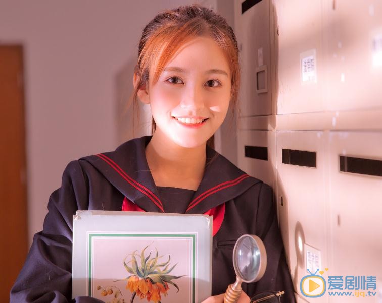 张昕 制服写真 张昕 高清写真_张昕 高清剧照