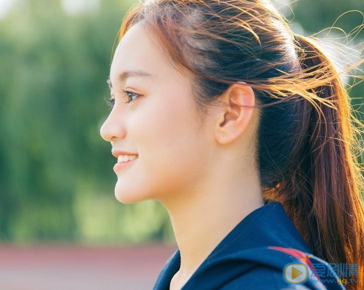 张昕 制服写真 张昕 高清写真_张昕 高清剧照