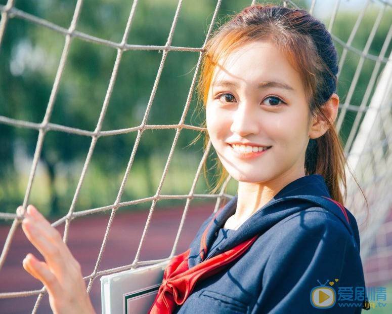 张昕 制服写真 张昕 高清写真_张昕 高清剧照