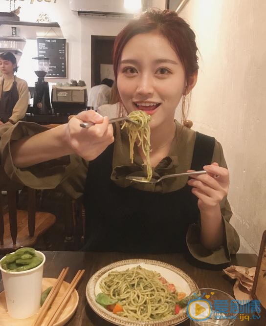 张昕 生活照 张昕 高清写真_张昕 高清剧照