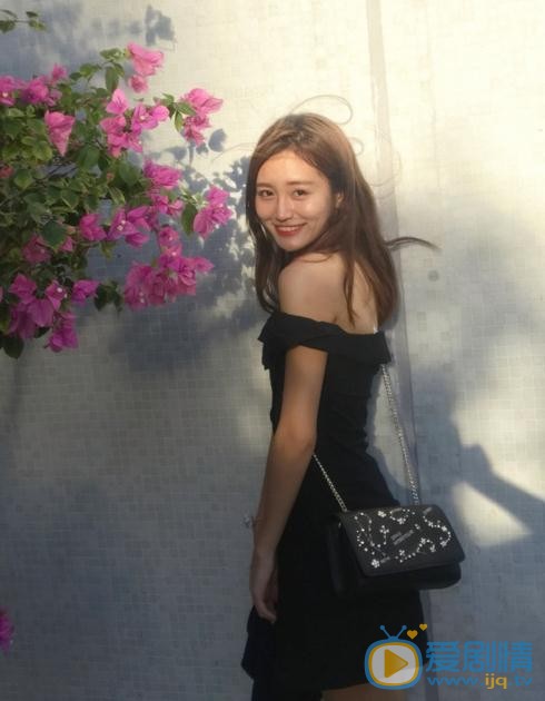 张昕 街拍写真 张昕 高清写真_张昕 高清剧照